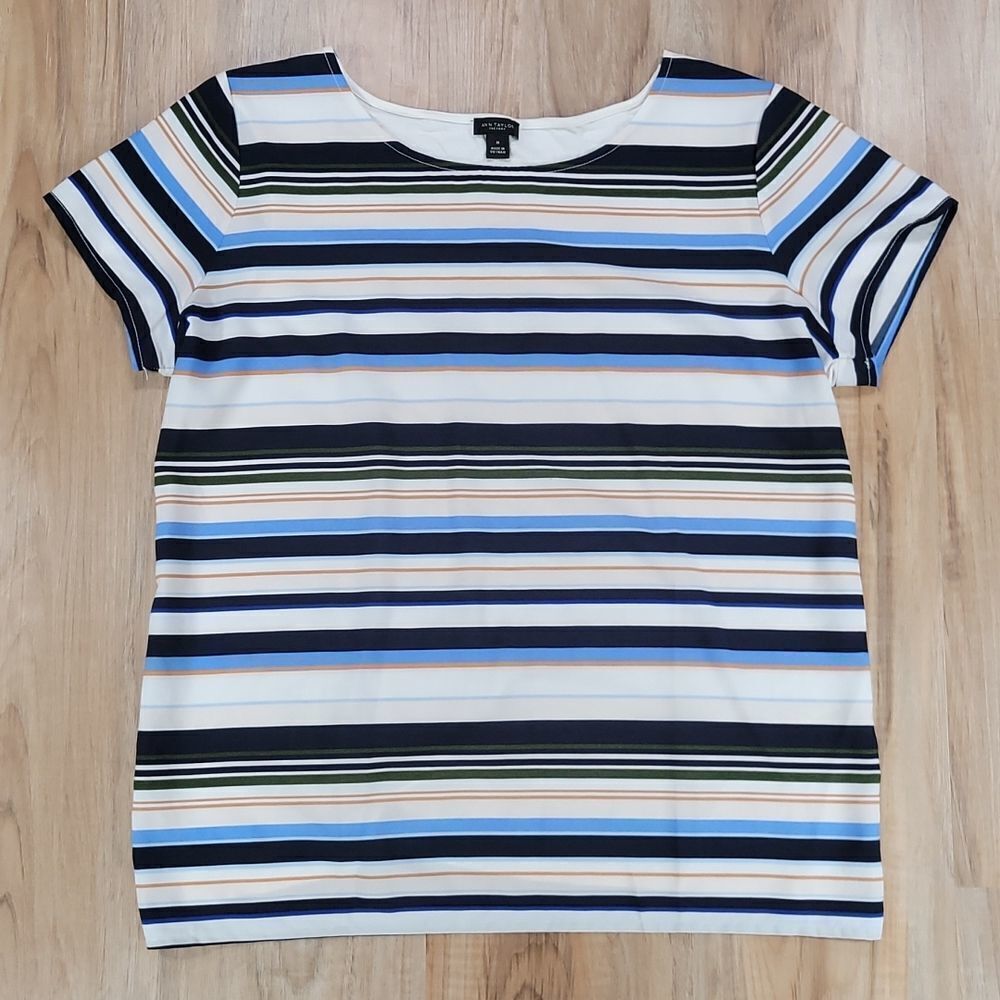🔺️Ann Taylor Cream Striped Short Sleeve Top Medium